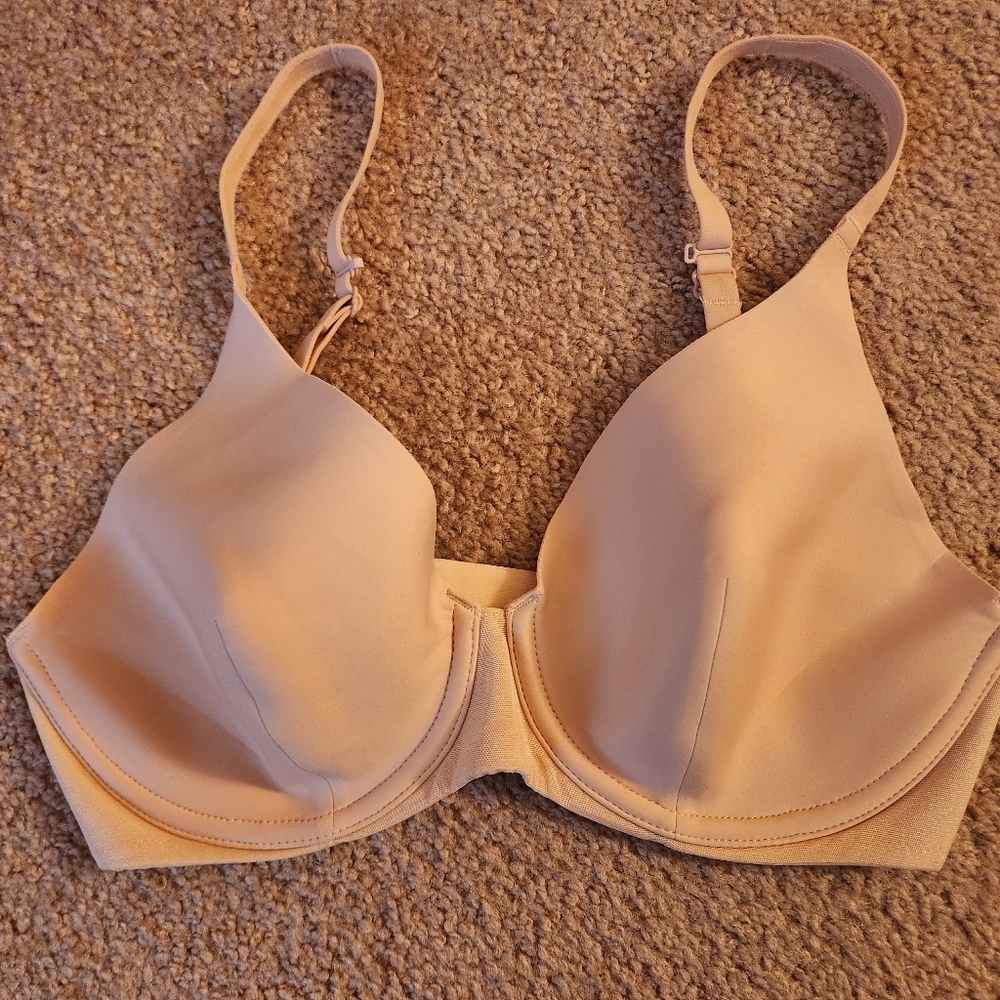 Chantelle bra size 32 DD